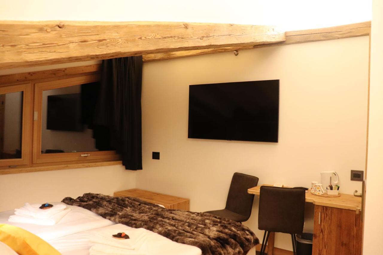 Hotel Ciasa Lorenzi Cortina d'Ampezzo Luaran gambar