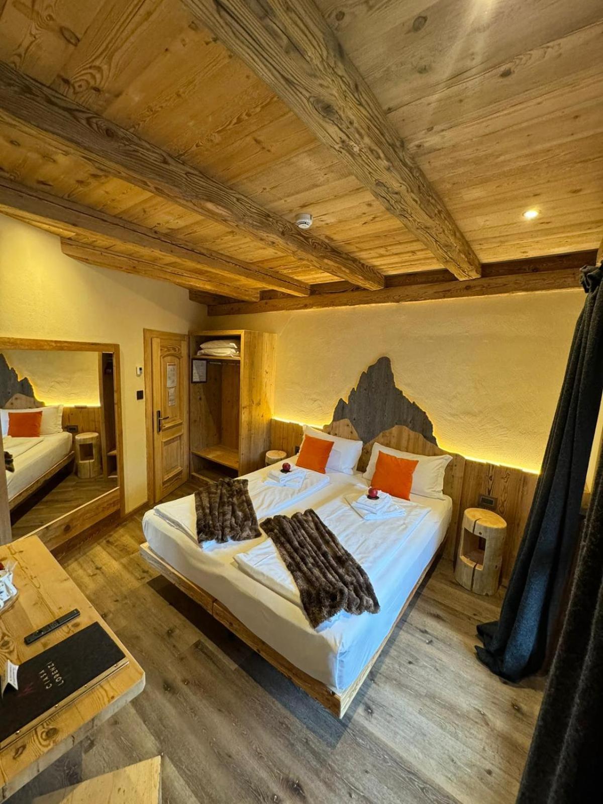 Hotel Ciasa Lorenzi Cortina d'Ampezzo Luaran gambar