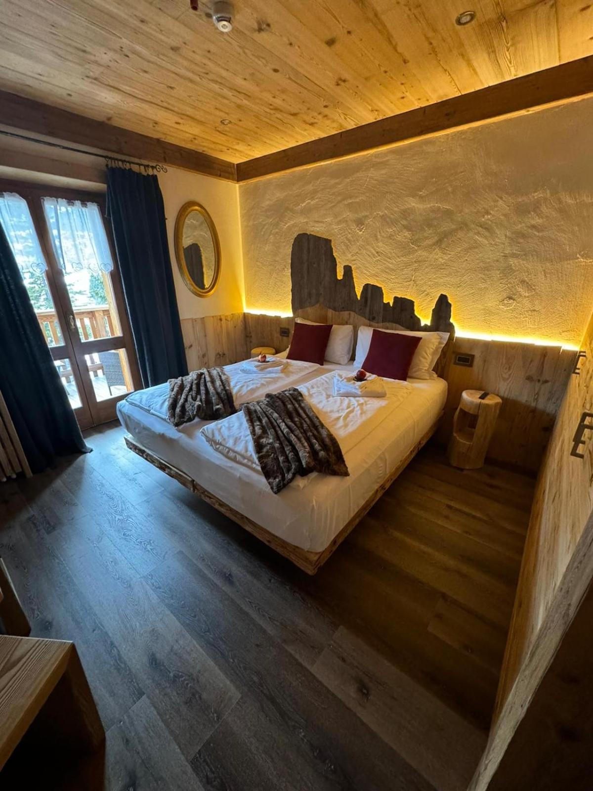 Hotel Ciasa Lorenzi Cortina d'Ampezzo Luaran gambar