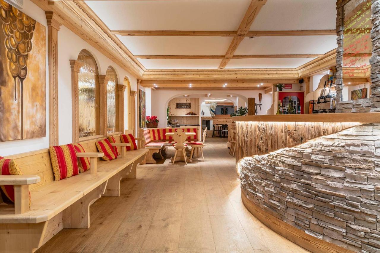 Hotel Ciasa Lorenzi Cortina d'Ampezzo Luaran gambar